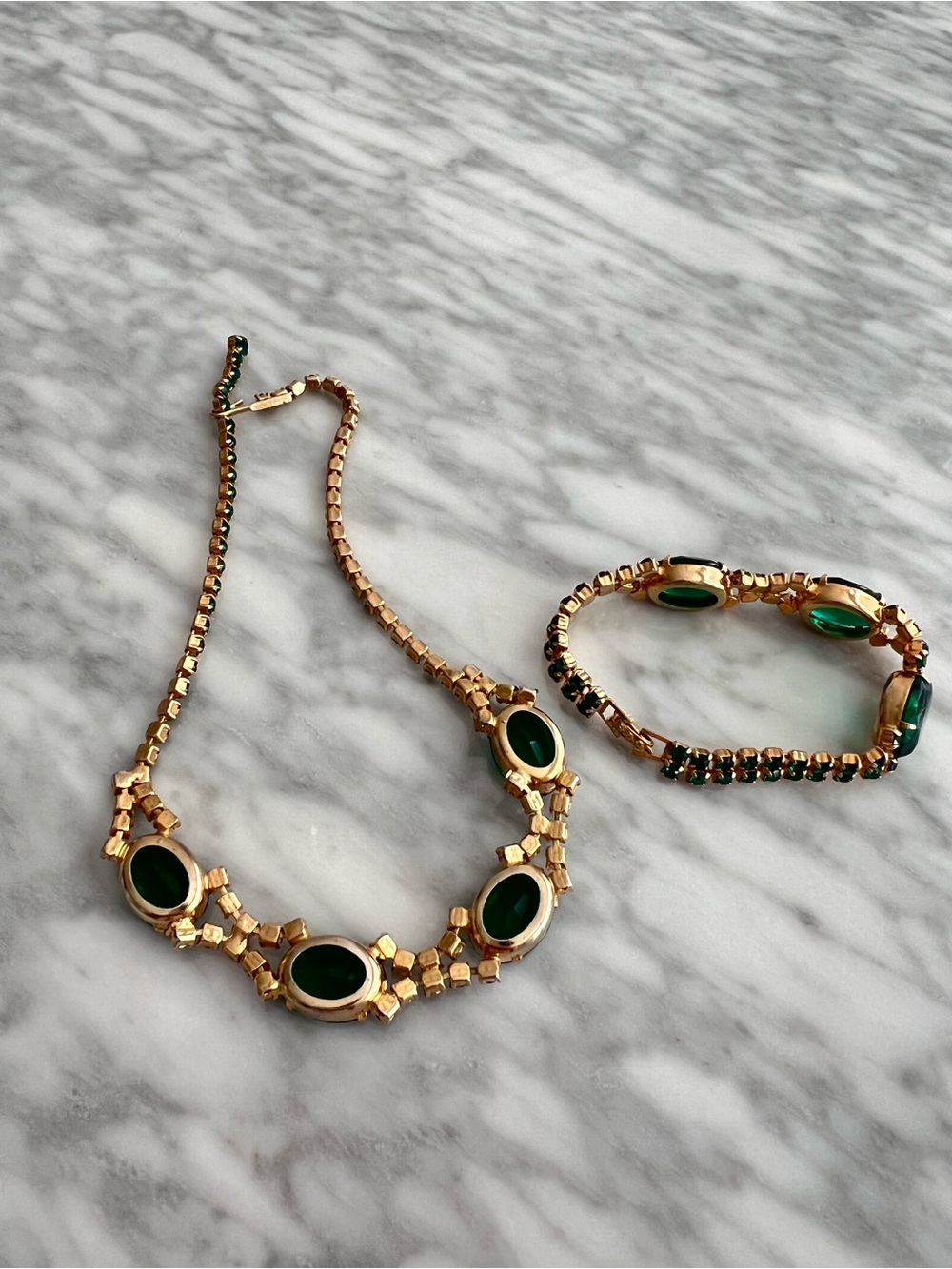 Vintage Emerald Green Glass Necklace and Bracelet Set - Picture 2 of 3